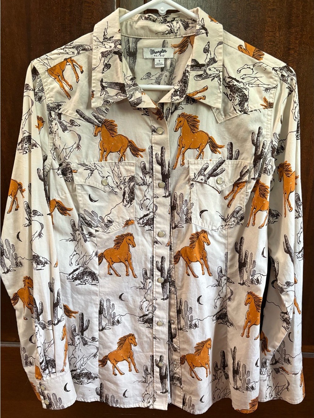 Wrangler Retro Women's White Western Blouse with Orange Horse Print